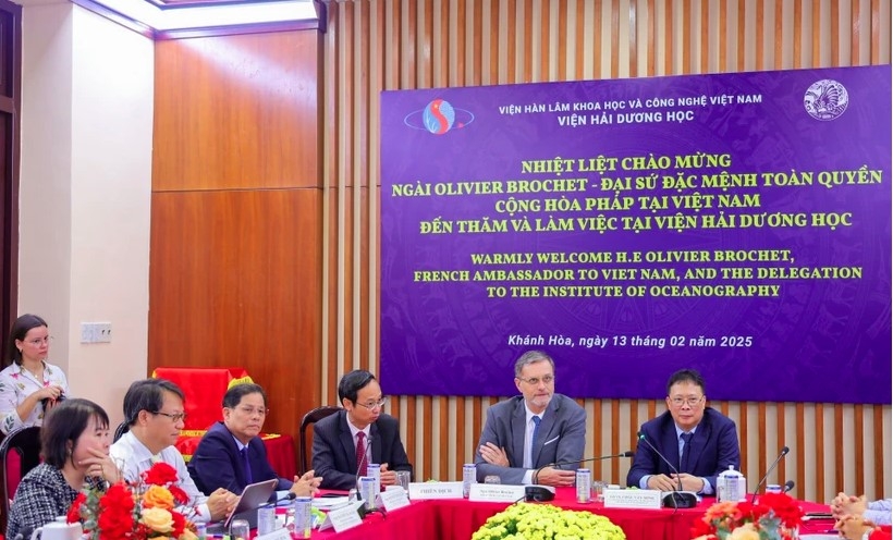 France to support Vietnam in training scientific research personnel